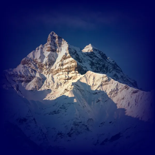 Visual metaphor for the entrepreneurial journey, representing the ultimate goals of scaling a business, overcoming market obstacles, and reaching the pinnacle of success.